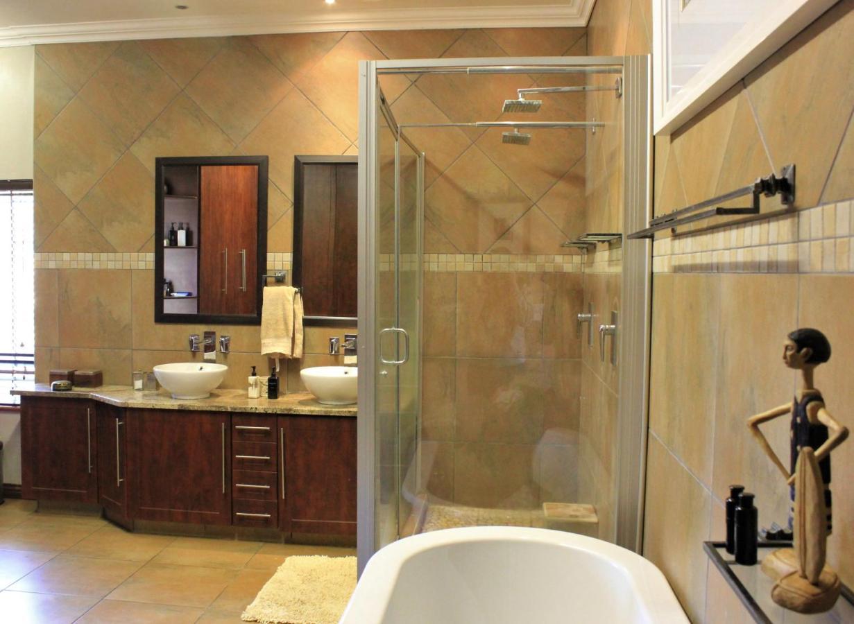 Karee & Wild Olive Guest Lodge Hekpoort Luaran gambar