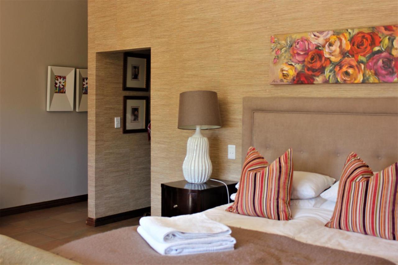 Karee & Wild Olive Guest Lodge Hekpoort Luaran gambar