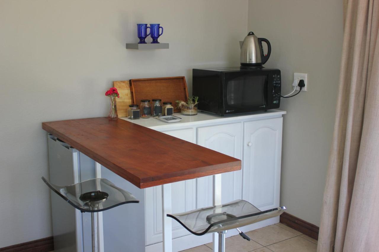 Karee & Wild Olive Guest Lodge Hekpoort Luaran gambar