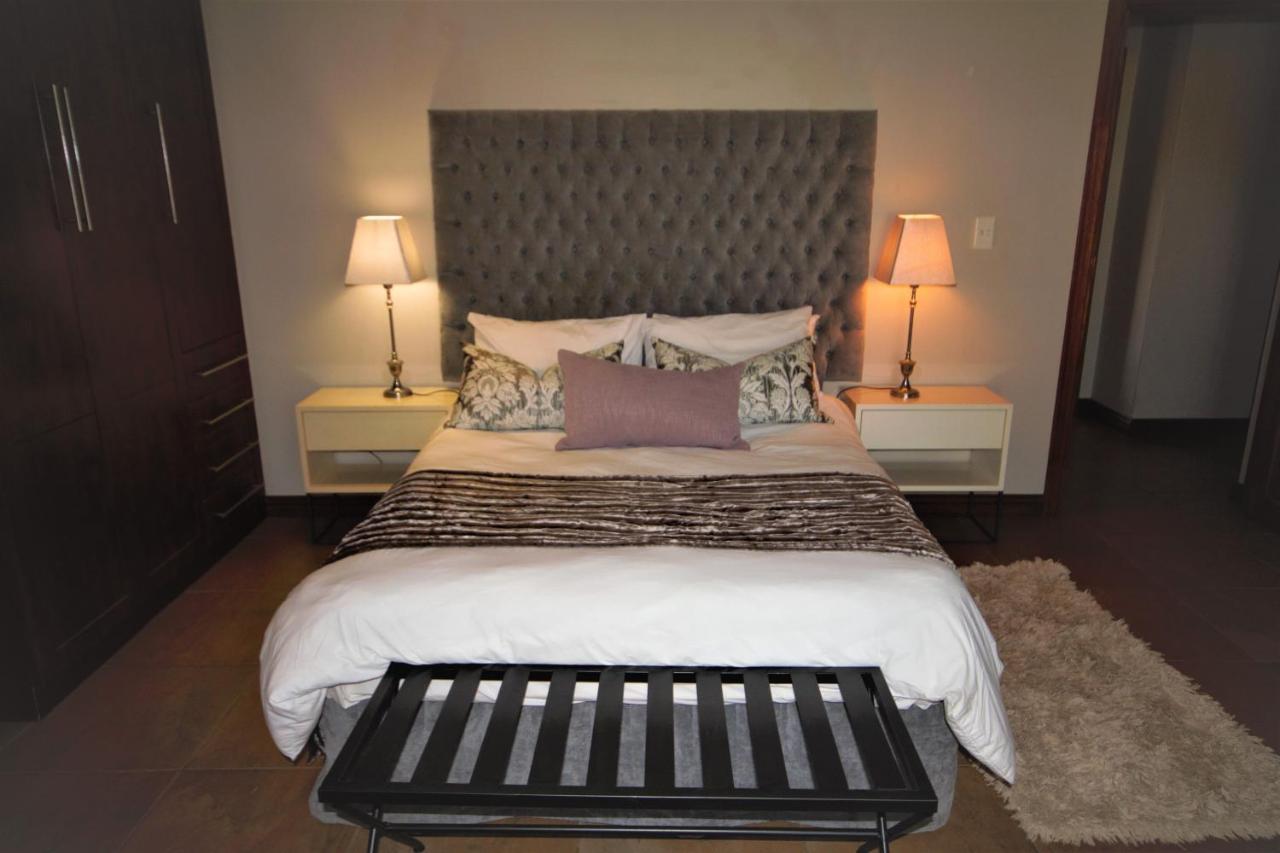 Karee & Wild Olive Guest Lodge Hekpoort Luaran gambar