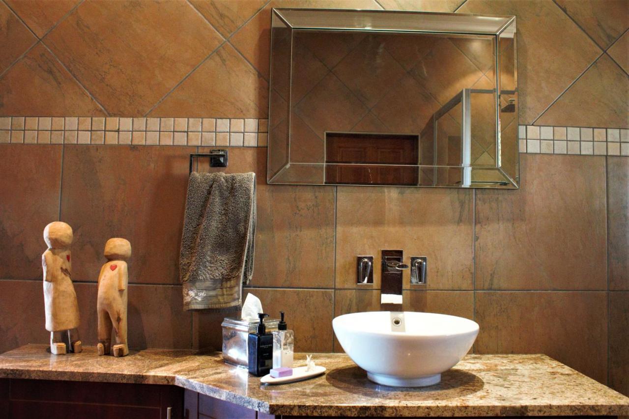 Karee & Wild Olive Guest Lodge Hekpoort Luaran gambar
